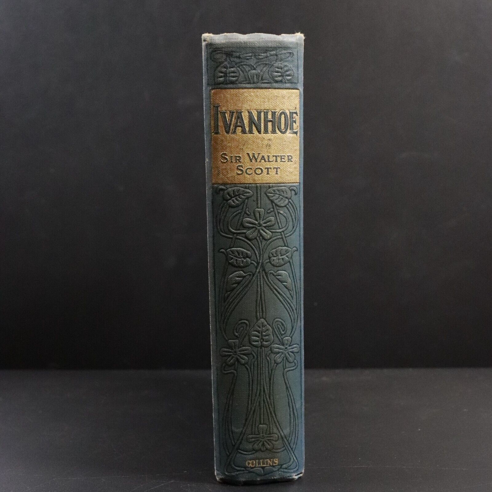 c1905 Ivanhoe by Sir Walter Scott Antique Classic Fiction & Literature Book