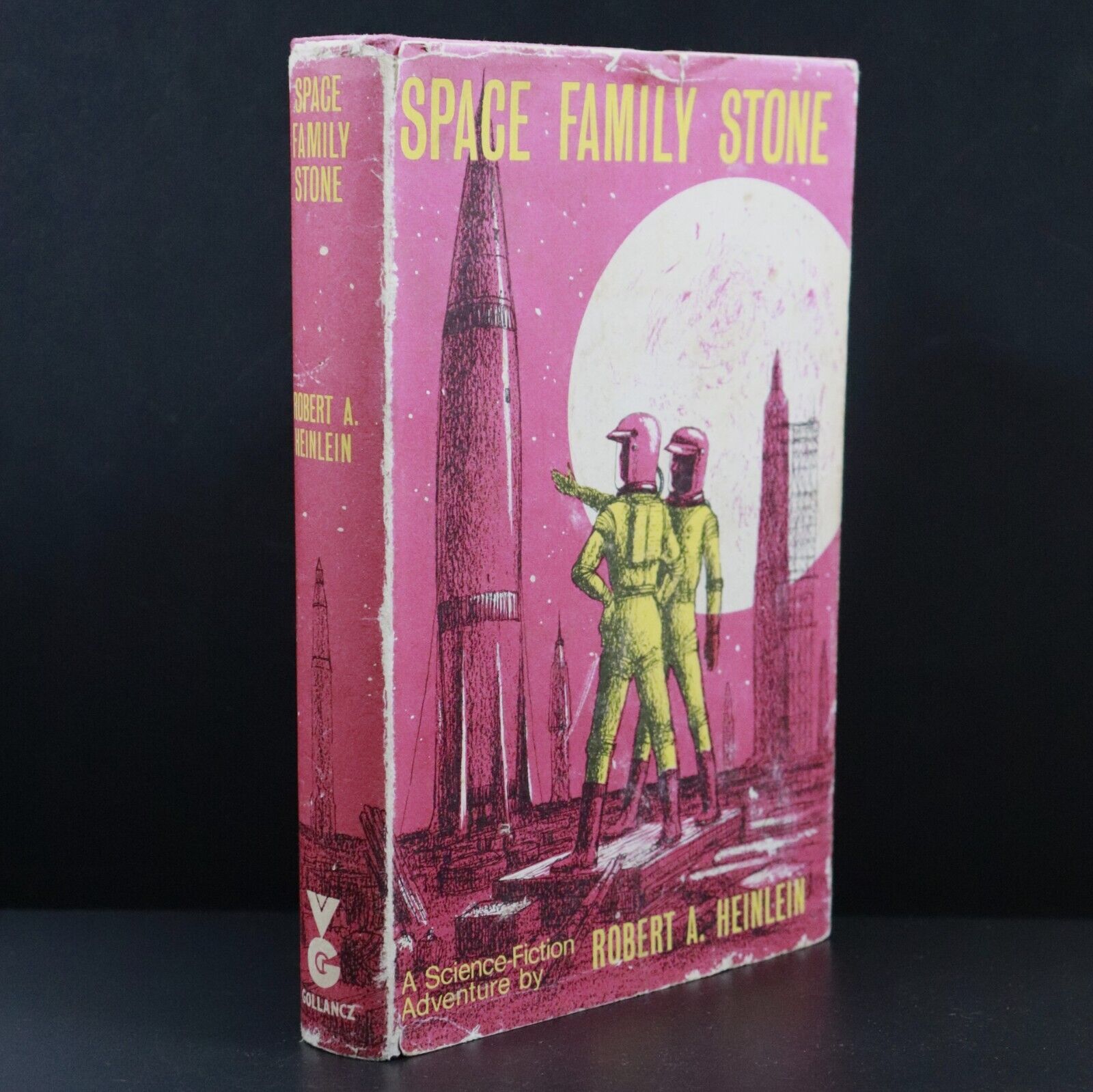 1969 Space Family Stone by RA Heinlein Vintage Science Fiction Book 1st UK Ed