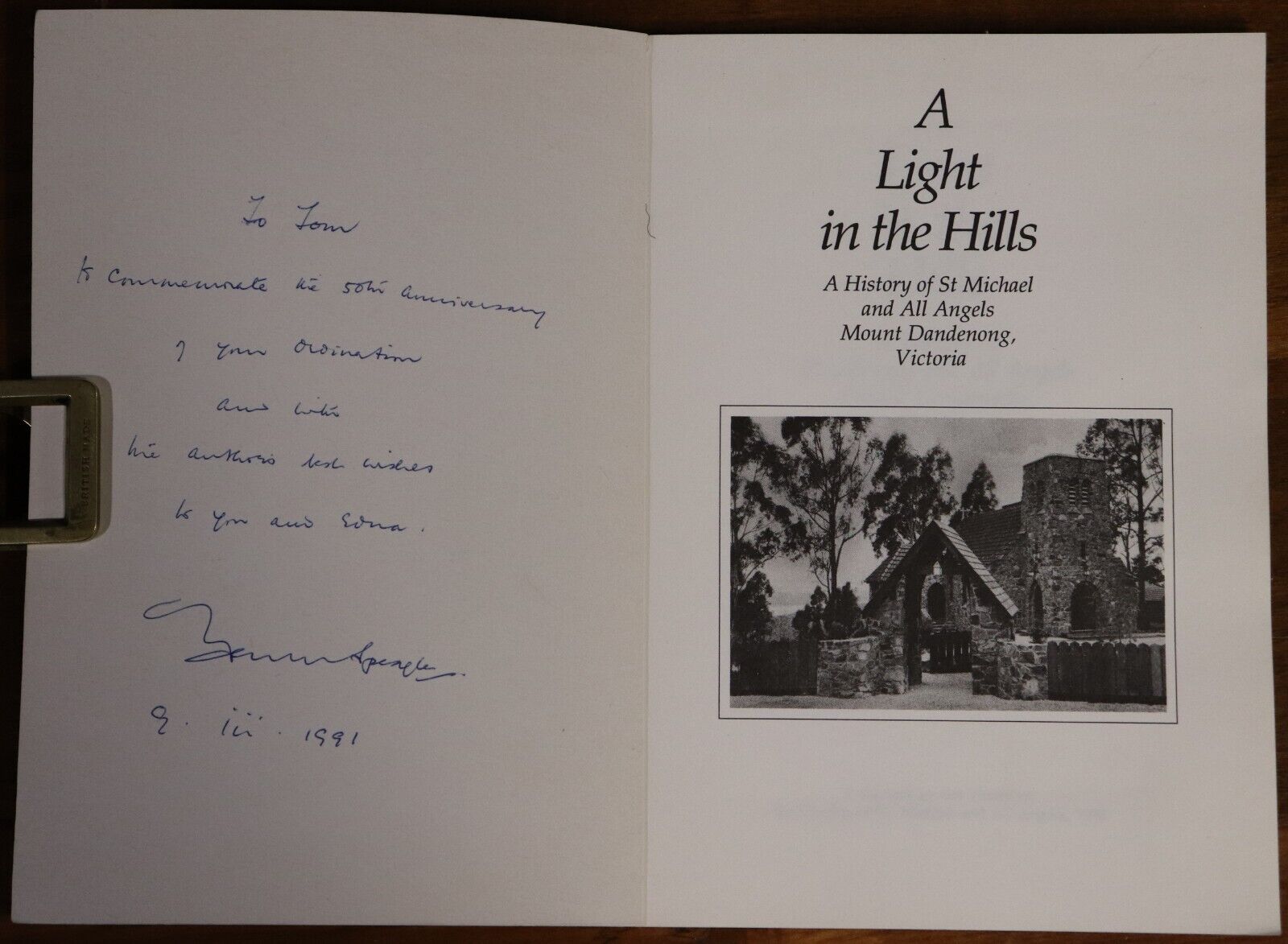 1990 A Light In The Hills History Of St Michaels Mount Dandenong Church Book