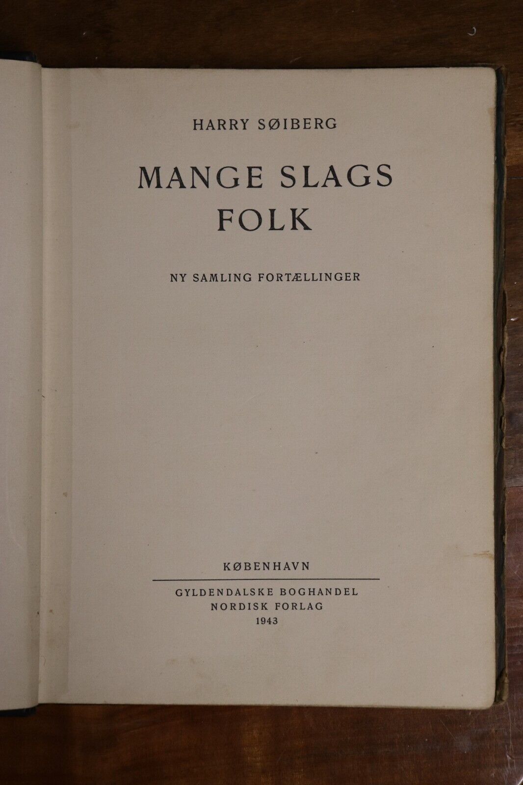 1943 Mange Slags Folk by Harry Soiberg Antique Danish Literature Fiction Book