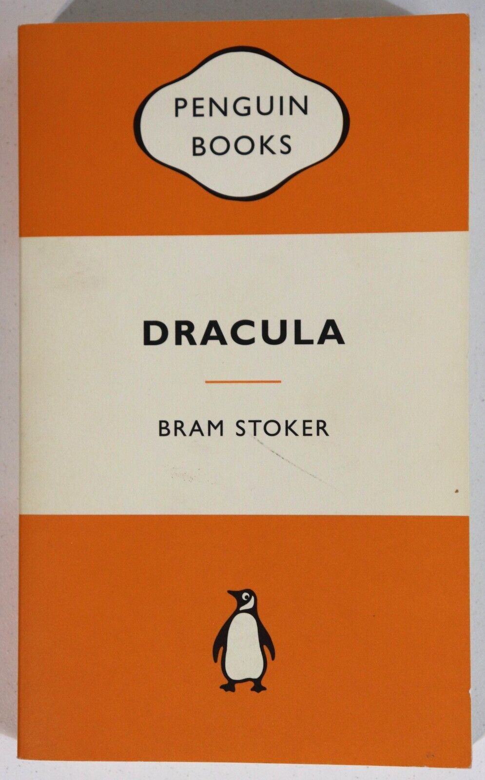 2009 Dracula by Bram Stoker Penguin Books Classic Fiction Paperback Book