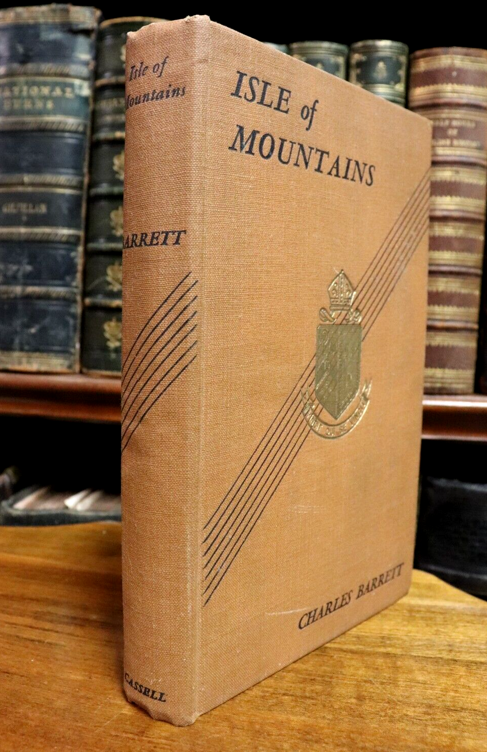 1950 Isle Of Mountains by Chartles Barrett Australian History Book - Tasmania