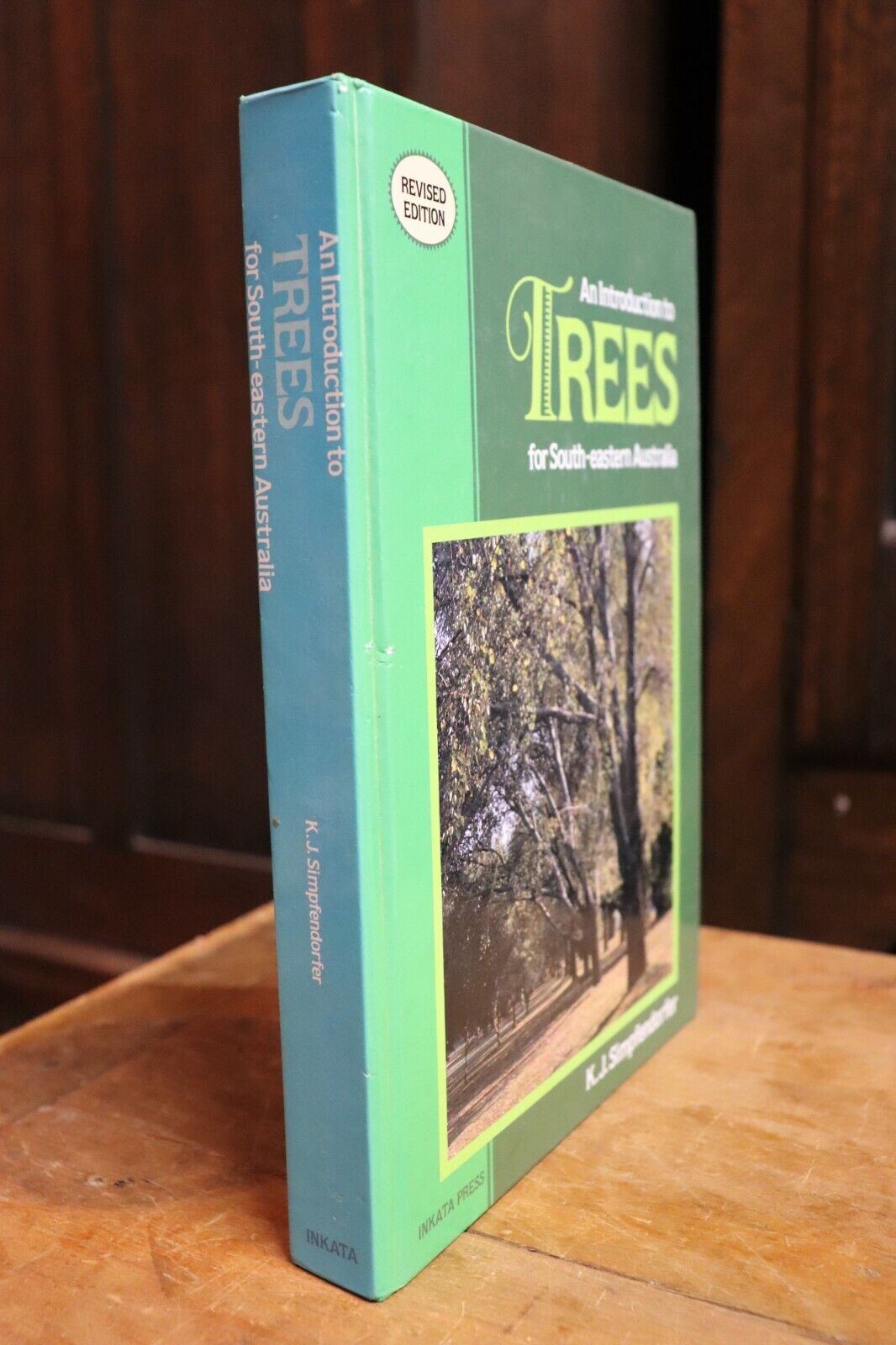 1992 An Introduction to Trees for South-Eastern Australia Gardening Book