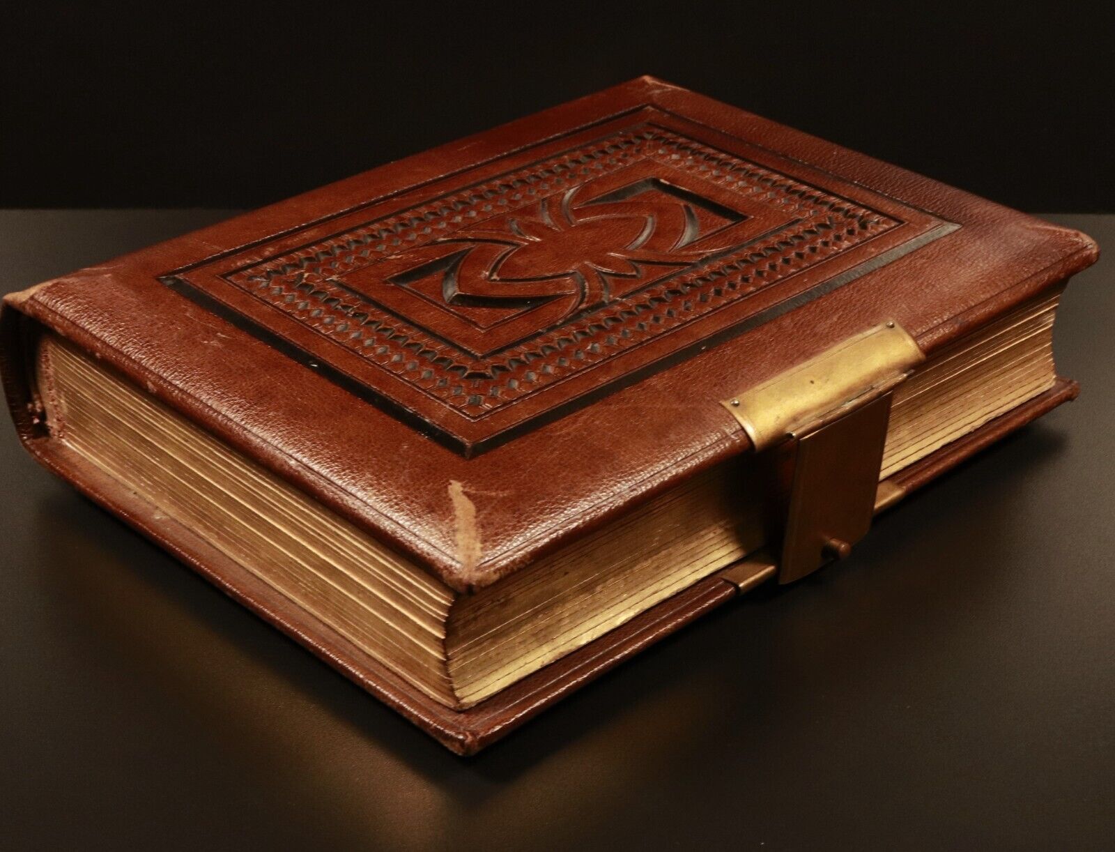 c1915 Antique Leather Photo Album With Brass Clasp 22 Leaves 44 Photos Clean