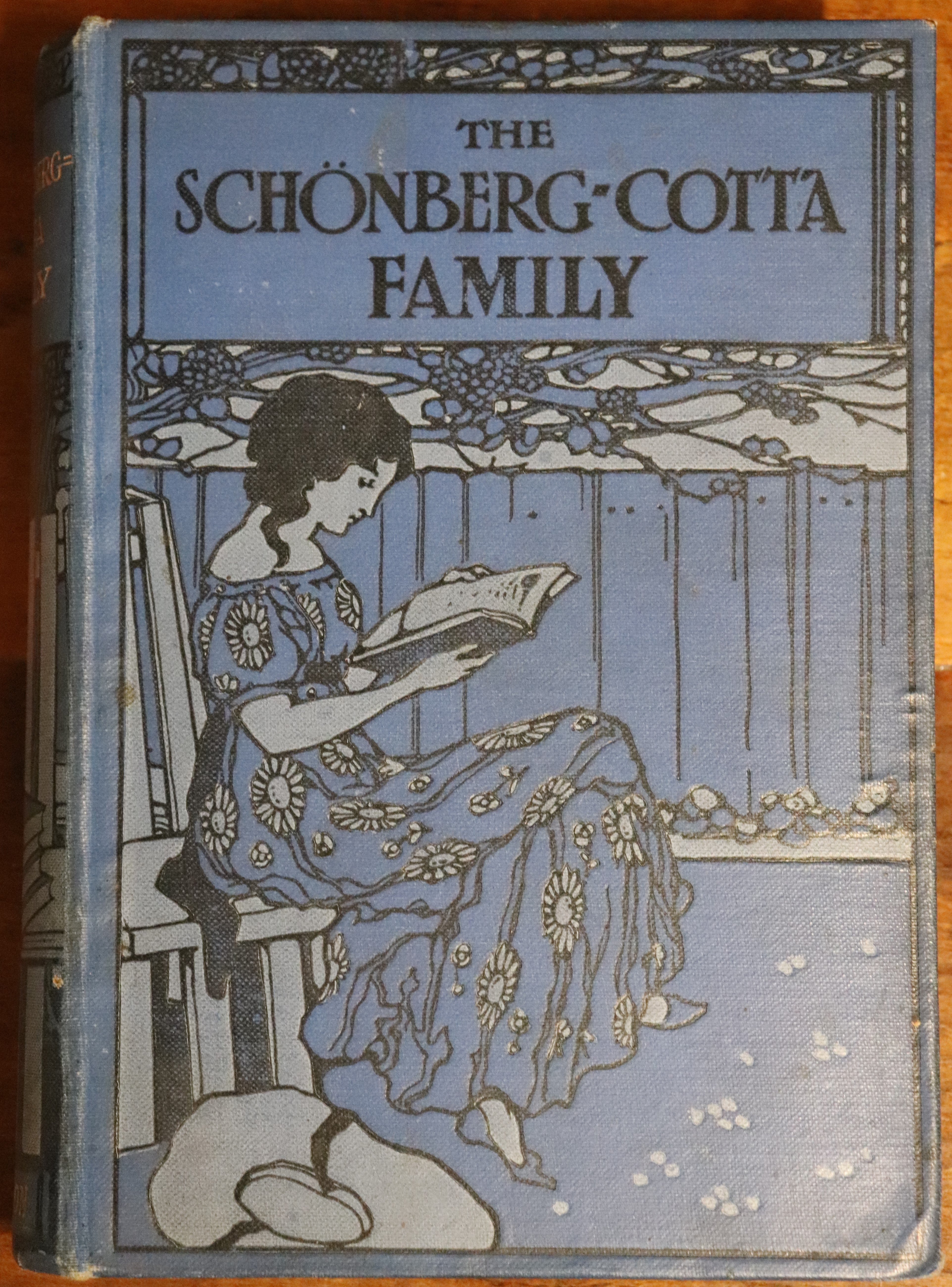 Chronicles Of The Schönberg-Cotta Family - c1910 - Antique Literature Book