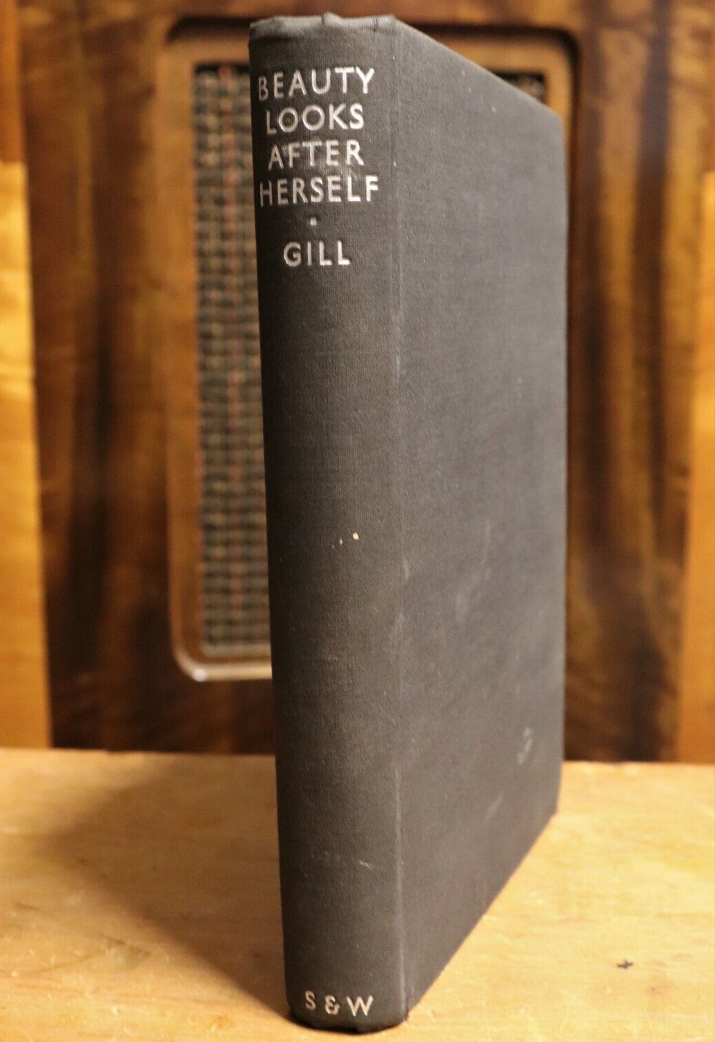 1933 Beauty Looks After Herself by Eric Gill Architecture Reference Book