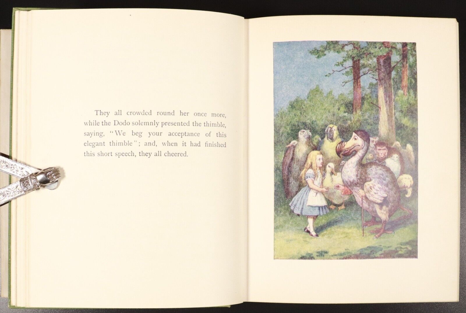 1957 Alice's Adventures In Wonderland L. Carroll Vintage Fiction Book J. Tenniel