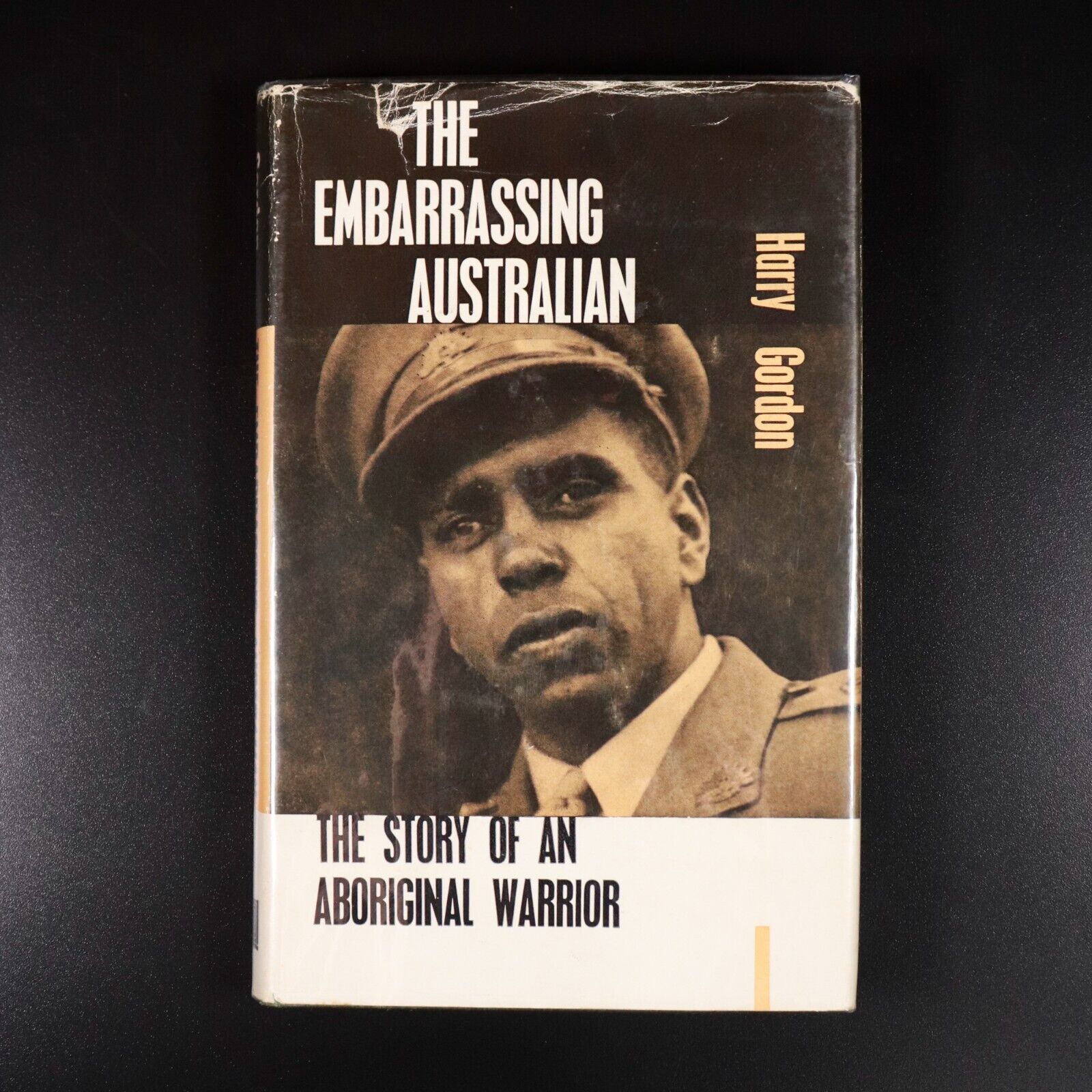 1962 The Embarrassing Australian Story Of An Aboriginal Warrior Book H. Gordon - 0