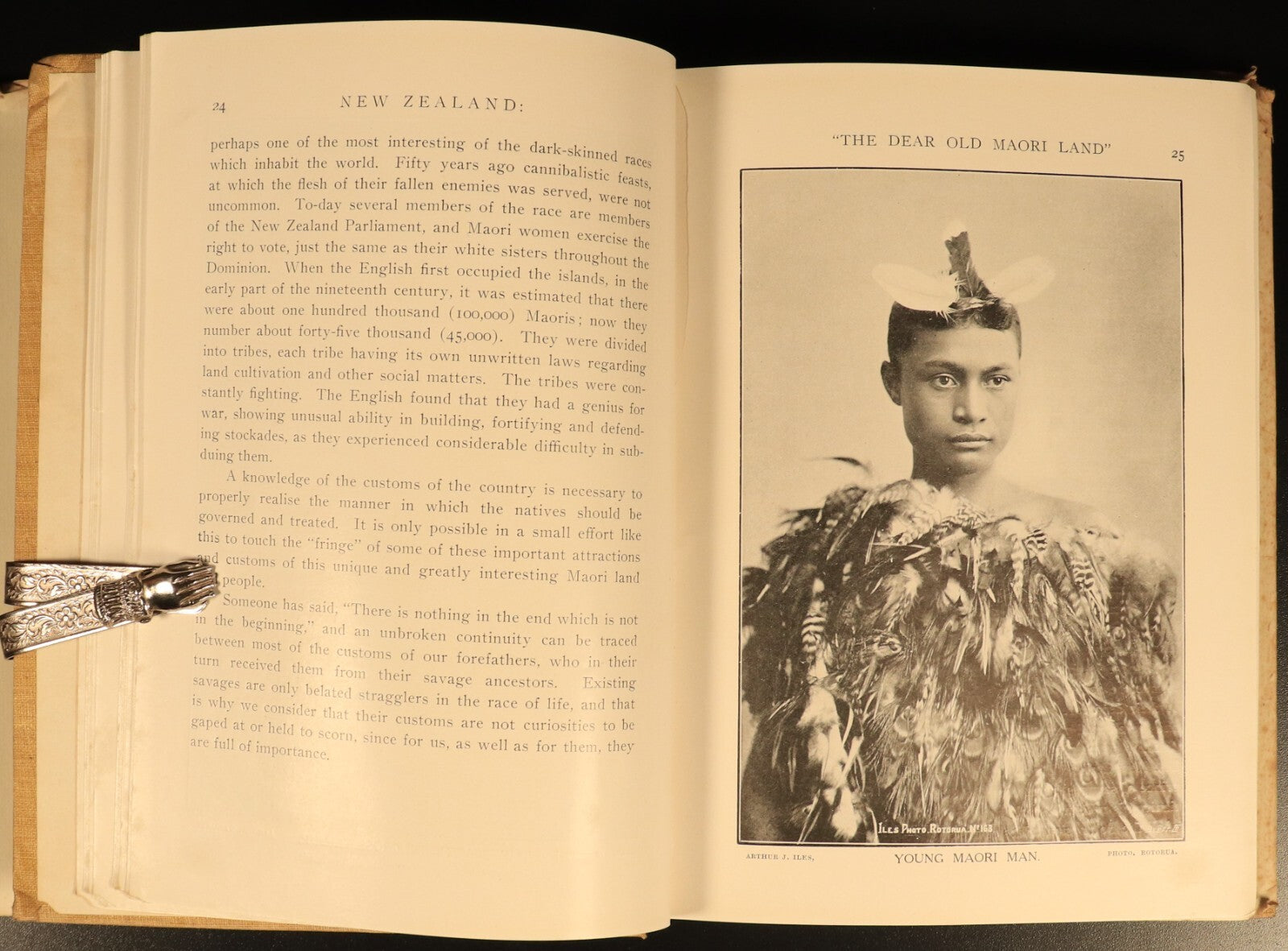 1924 New Zealand Dear Old Maori Land F.B Lysnar Antique New Zealand History Book