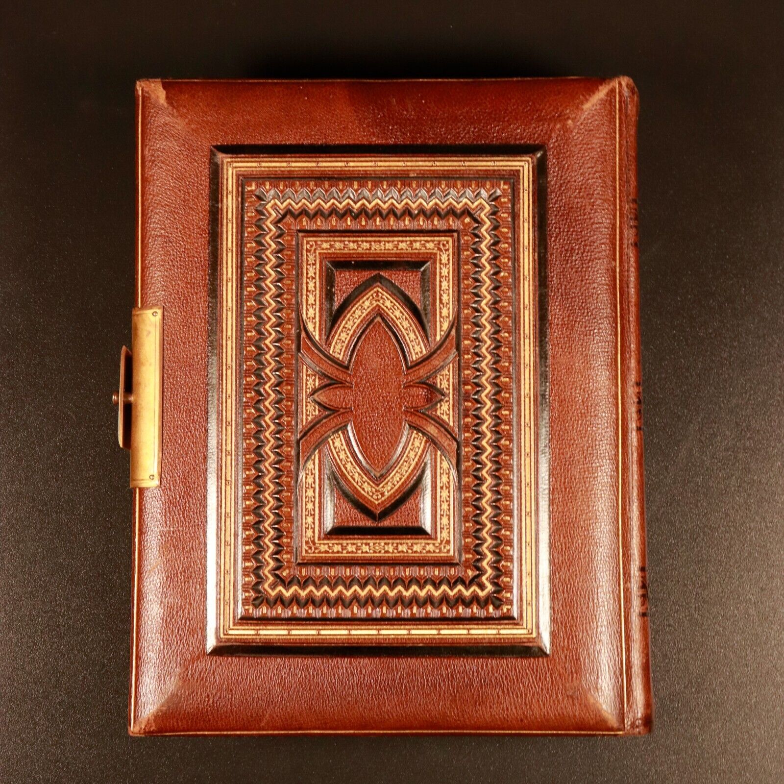 c1915 Antique Leather Photo Album With Brass Clasp 22 Leaves 44 Photos Clean