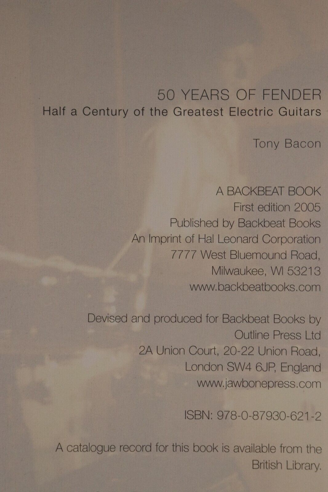 2005 50 Years Of Fender by Tony Bacon Fender Guitar Reference History Book