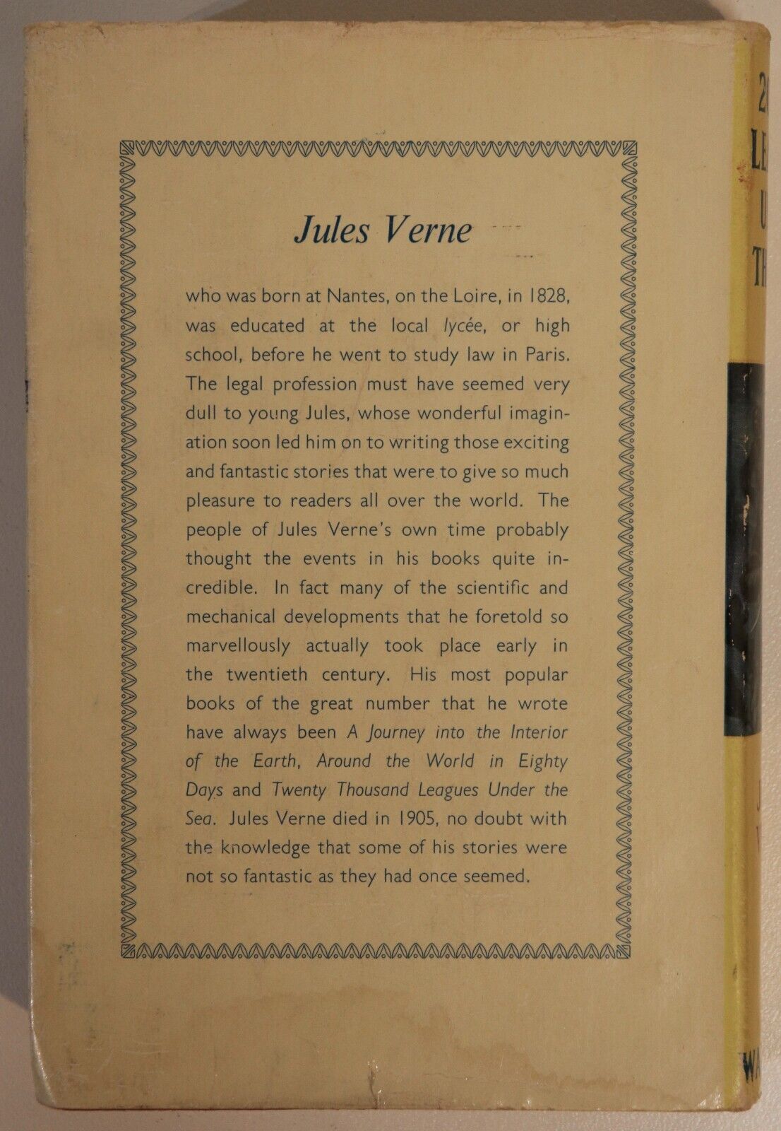 Twenty Thousand Leagues Under The Sea by Jules Verne - 1964 - Literature Book