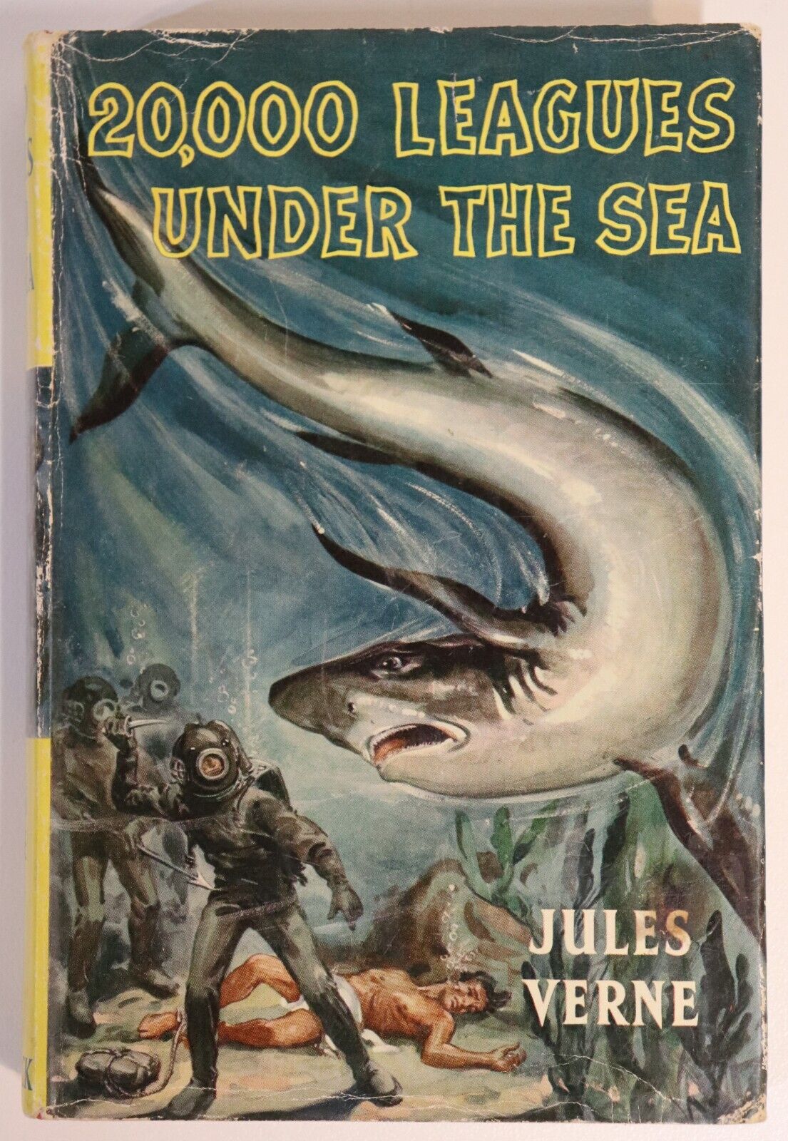 Twenty Thousand Leagues Under The Sea by Jules Verne - 1964 - Literature Book