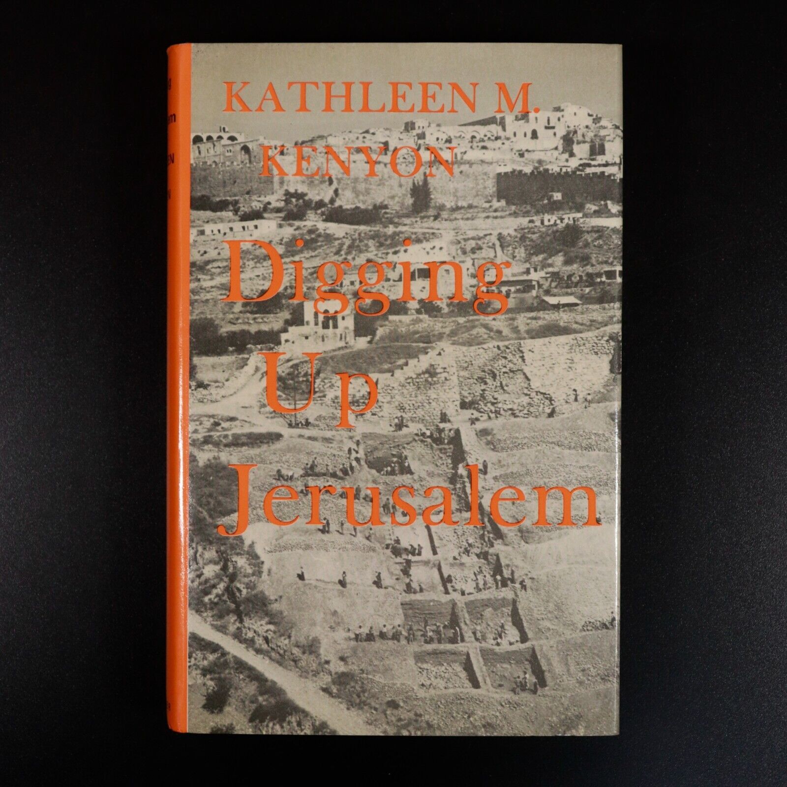 1974 Digging Up Jerusalem by Kathleen M. Kenyon Archaeology History Book