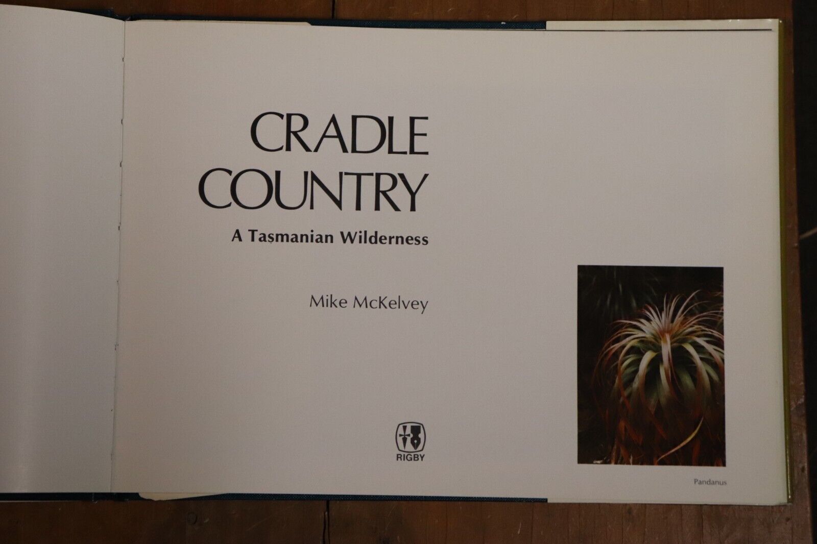 Cradle Country: A Tasmanian Wilderness - 1976 - 1st Edition History Book